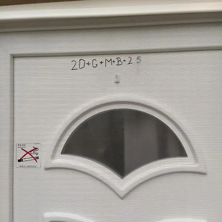 Agape Mini アパート Balatonalmádi